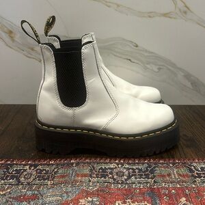 WHITE DOC MARTEN PLATFORM CHELSEA BOOT SIZE 6